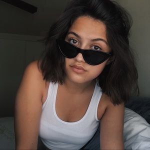 Meet your Posher, Andrea